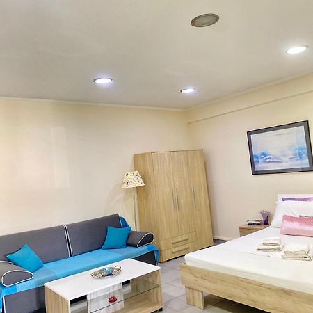 Cozy Apartment Near To The Airport Kouvarás Екстериор снимка