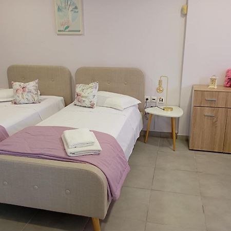 Cozy Apartment Near To The Airport Kouvarás Екстериор снимка