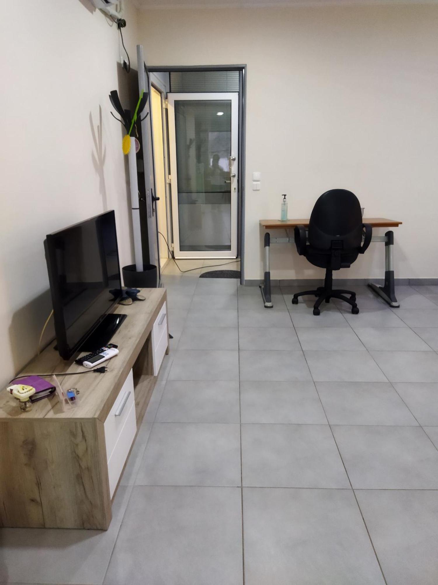 Cozy Apartment Near To The Airport Kouvarás Екстериор снимка