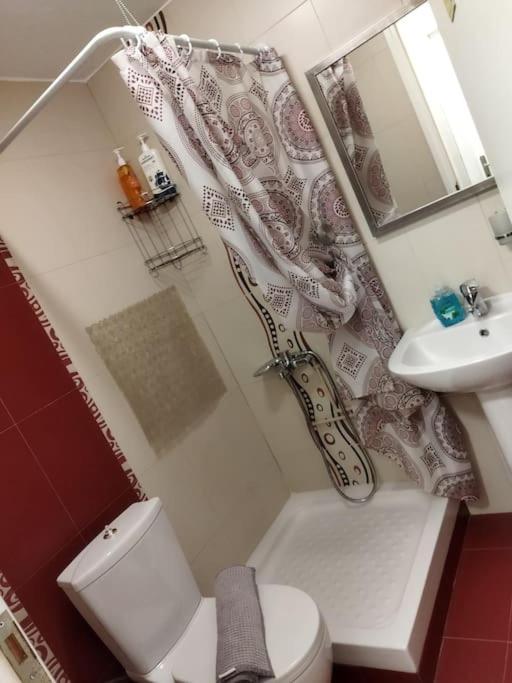 Cozy Apartment Near To The Airport Kouvarás Екстериор снимка