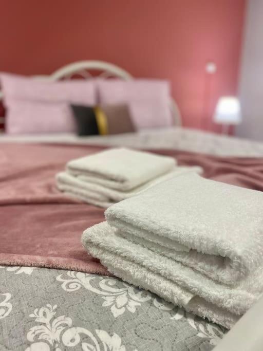 Cozy Apartment Near To The Airport Kouvarás Екстериор снимка