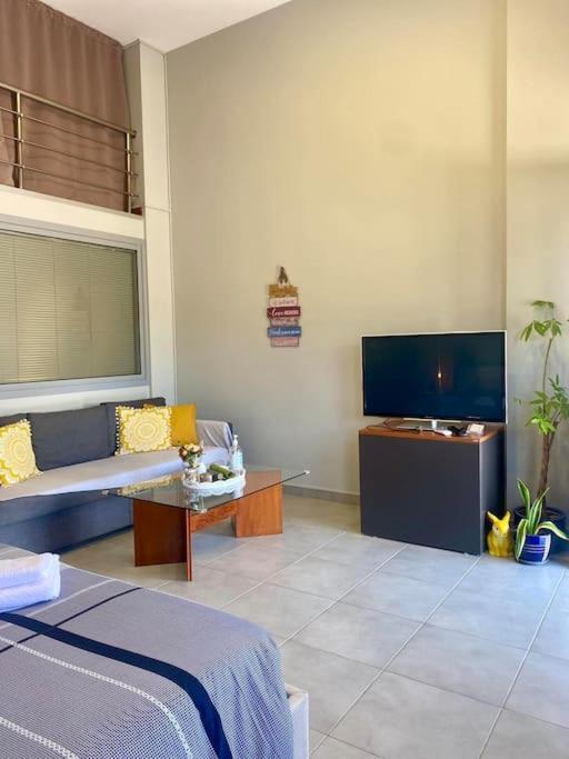 Cozy Apartment Near To The Airport Kouvarás Екстериор снимка