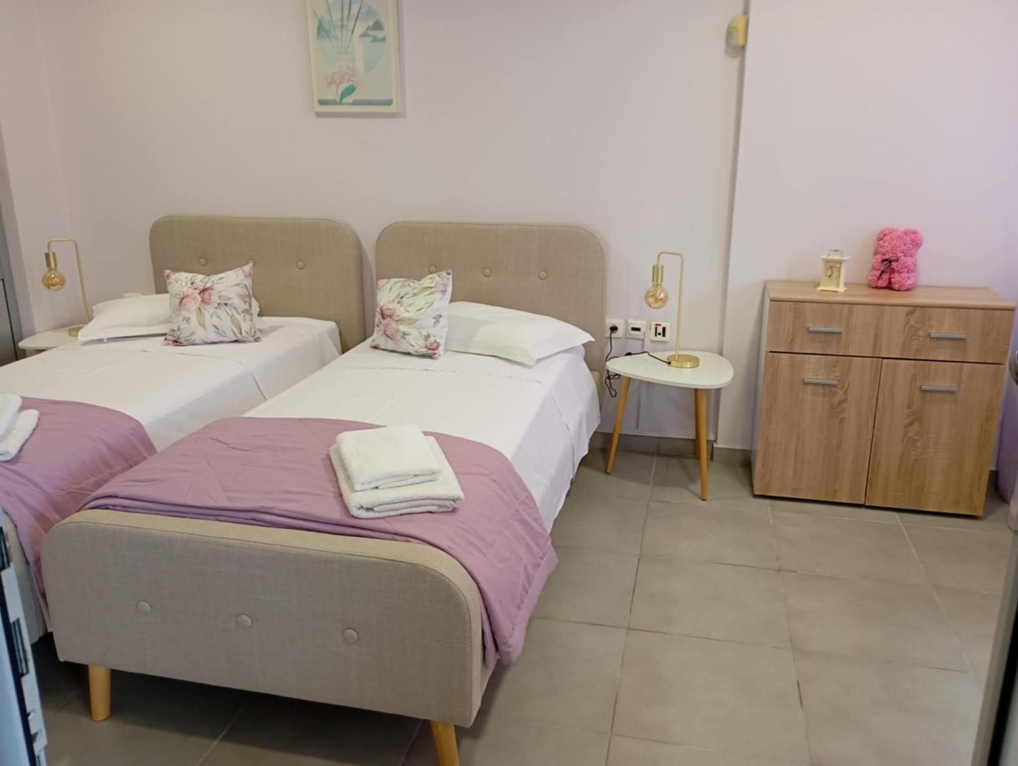 Cozy Apartment Near To The Airport Kouvarás Екстериор снимка