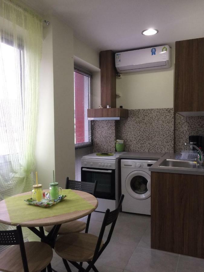 Cozy Apartment Near To The Airport Kouvarás Екстериор снимка