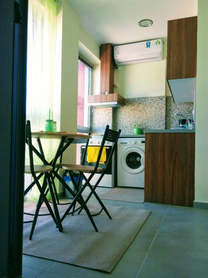 Cozy Apartment Near To The Airport Kouvarás Екстериор снимка